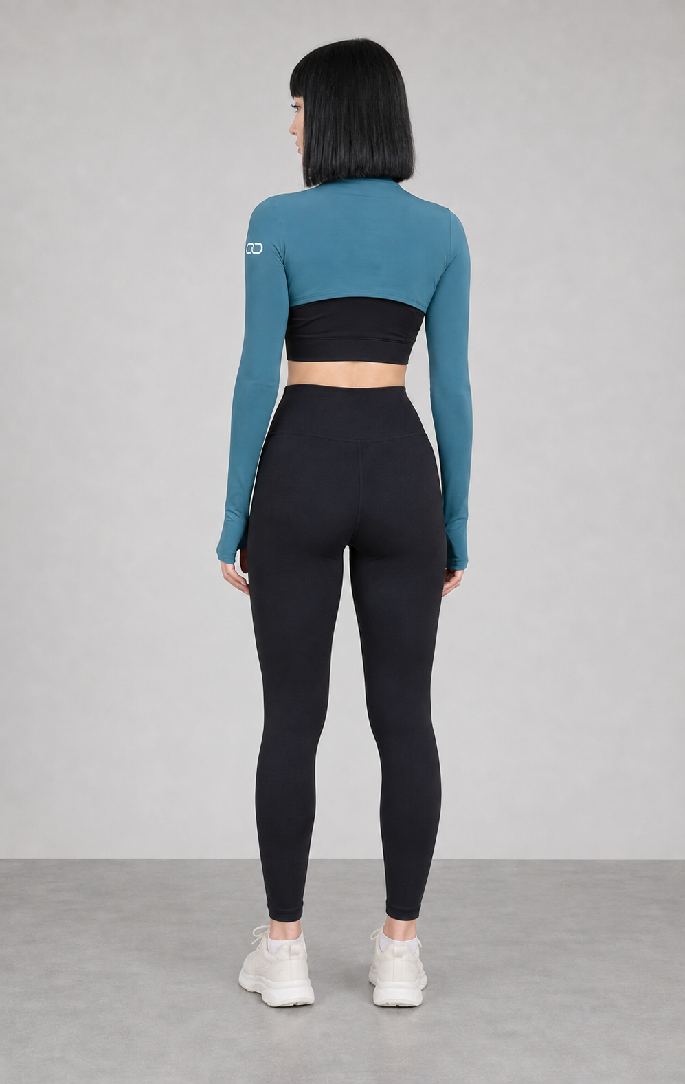 OOMEL Vision Thumbhole Performance Shrug image 2